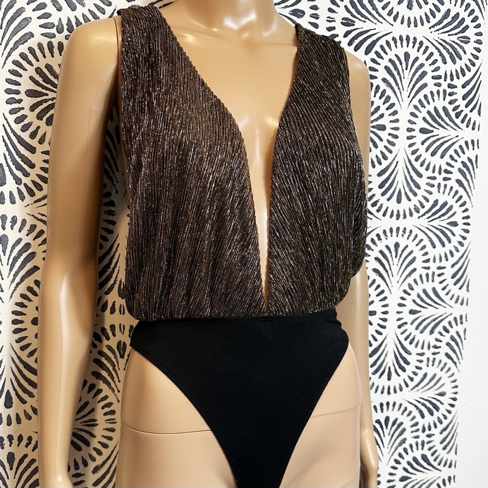 Revolve Superdown Metallic Gold Niko Deep V Bodysuit FLAW READ